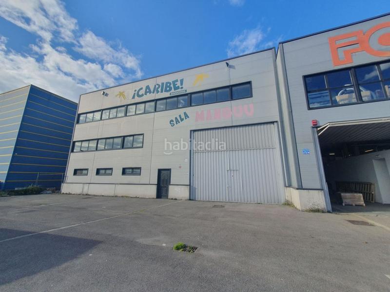 Foto 4f942934-3f5a-49b2-ba9a-d1f940d5d244. Bâtiment à usage industriel dans Llaranes Avilés