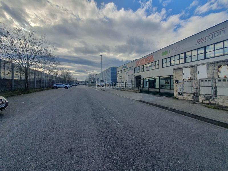 Foto 940957b3-3d4d-4c98-8f16-7efb7e411b0f. Bâtiment à usage industriel dans Llaranes Avilés