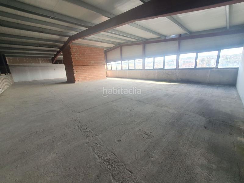 Foto 941a986f-7fbd-46f3-94b1-94bd7f19b301. Bâtiment à usage industriel dans Llaranes Avilés