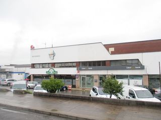 Fabrikhalle in Tremañes. Nave industrial en venta en periferia  tremañes, 3 dormitorios.
