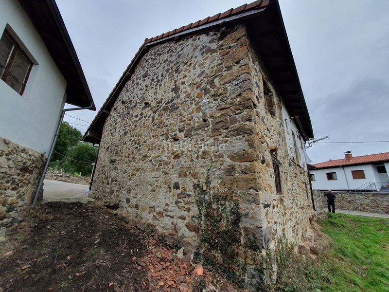 Foto b53a6ae7-e935-404a-8342-c3cb4d11b8d2. Casa amb calefacció aparcament a Belmonte de Miranda