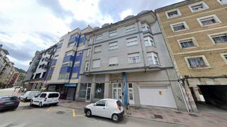 Local commercial à La Villa - Bazuelo. Local com. en venta en centro.