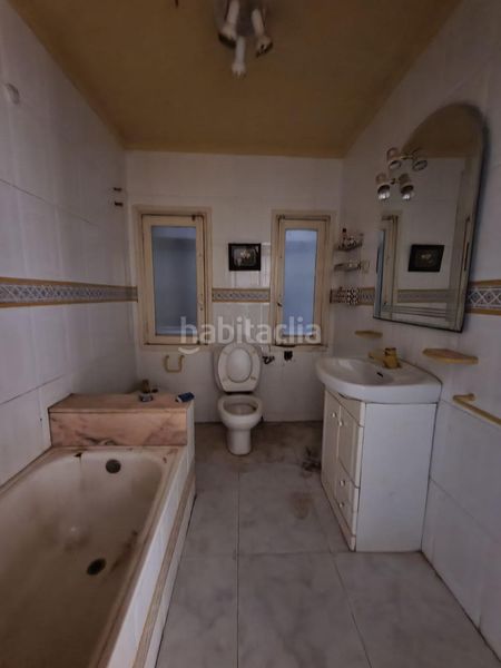 Foto 1b62e7bb-8b6a-4c4d-882b-6f4d8c0234b6. Pis amb calefacció aparcament a Salas