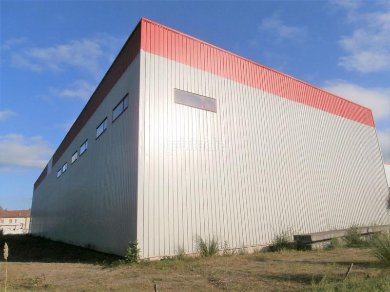 Foto e2b106f9-b5cf-4aeb-873a-312c44b5026f. Fabrikhalle in Viella-Granda-Meres Siero