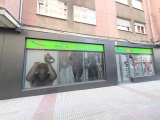 Location Local commercial à Grado. Local com. en alquiler en grado, 4 despachos.