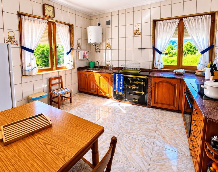 Foto 796fd6ea-b973-4b1a-a599-573a604f4314. Casa amb calefacció aparcament a Candamo