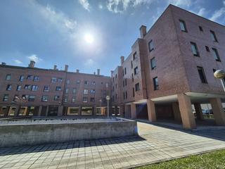 Flat en Colloto. Piso en venta en colloto, 3 dormitorios.