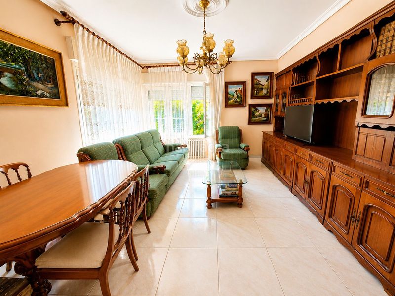 Foto 587c524c-ae34-47ca-baa7-b997a0a369a5. Casa amb aparcament a Grado