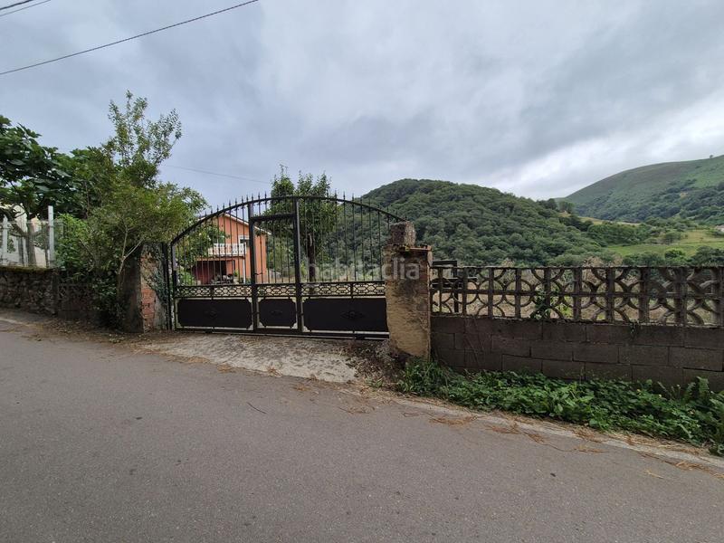 Foto 0d530e6a-c381-4ca7-b370-09baa38a0497. Haus mit parking in Belmonte de Miranda