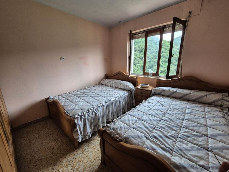 Foto 3fad3f52-1c21-4809-8863-28e5a8c37677. Haus mit parking in Belmonte de Miranda