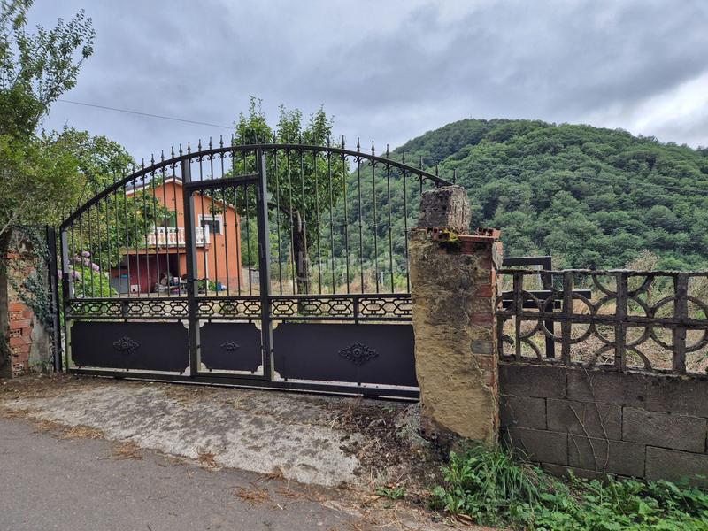 Foto 88411ec1-870e-4a24-a775-6c50d119e74a. Haus mit parking in Belmonte de Miranda