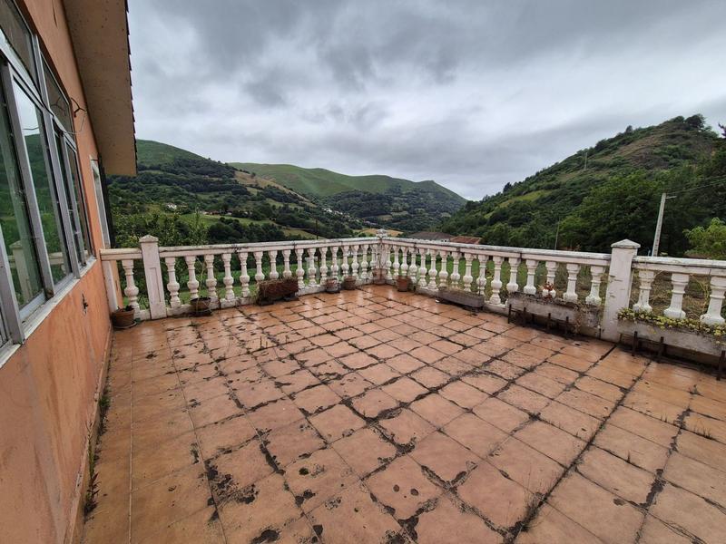 Foto afa08e5e-e692-4a2f-bd5c-d84f7c0d7898. Haus mit parking in Belmonte de Miranda