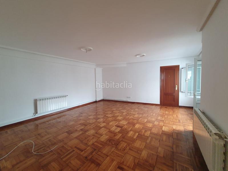 Foto 5086c0ea-2635-4cb4-8578-3748b05c72b7. Piso  en venta en centro, 4 dormitorios. en Grado