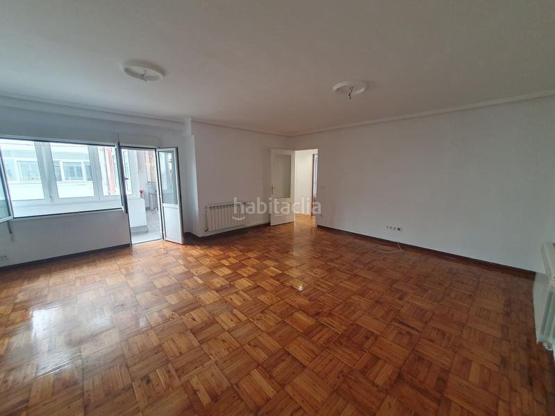 Foto 9a55f873-b3c0-41df-a162-52eca6c28c36. Piso  en venta en centro, 4 dormitorios. en Grado