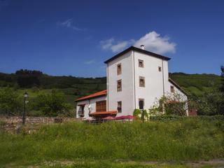Edificio en Tineo. Hotel en venta en tineo, 16 dormitorios.