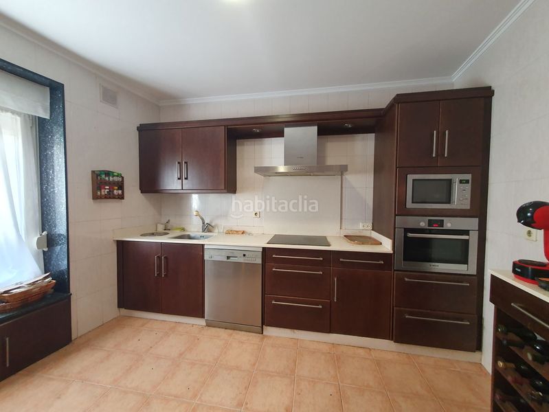 Foto 1a7f43b2-be4b-4e7d-bbb2-122eee94c465. Casa amb calefacció aparcament a Candamo