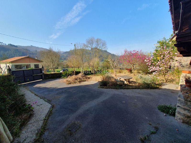 Foto a06b0397-6b73-484d-bb0b-1950e5343521. Casa amb calefacció aparcament a Candamo