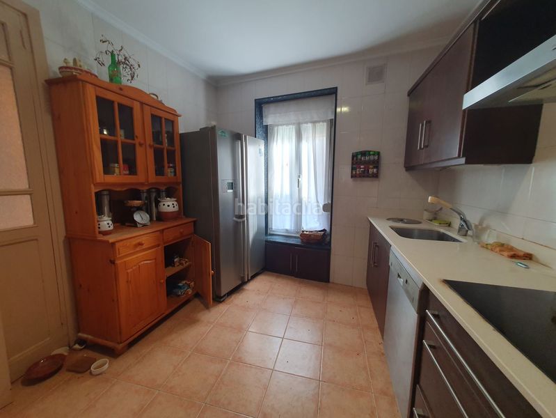 Foto d5d1e83e-0317-4eae-908f-64d0dab99372. Casa amb calefacció aparcament a Candamo
