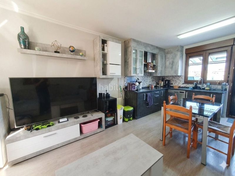 Foto 0c5a3b21-408c-4639-820e-441180dd01e9. Casa amb calefacció aparcament a Candamo