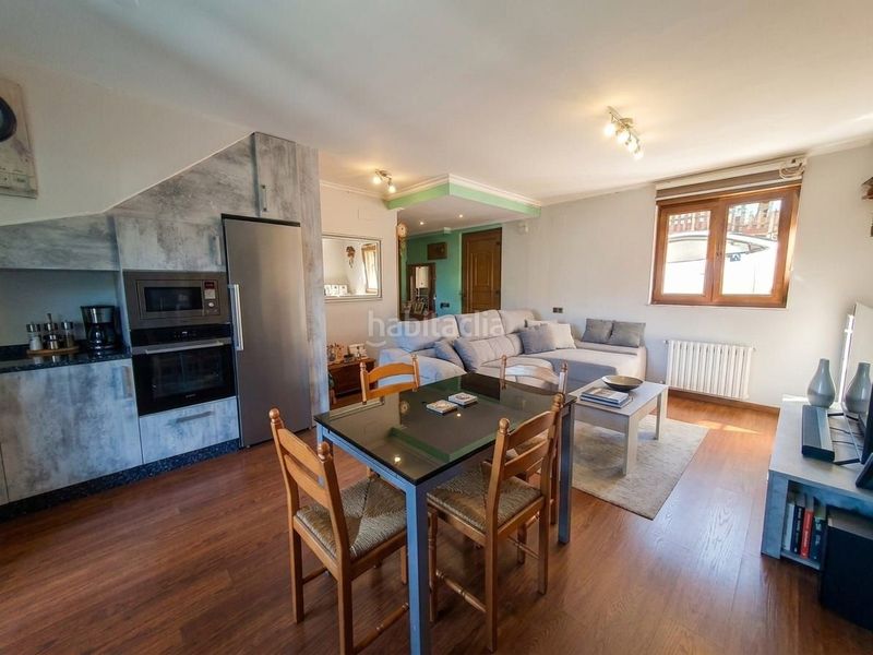 Foto d3ab18c5-c0f2-4038-8c6a-dad3073017f8. Casa amb calefacció aparcament a Candamo