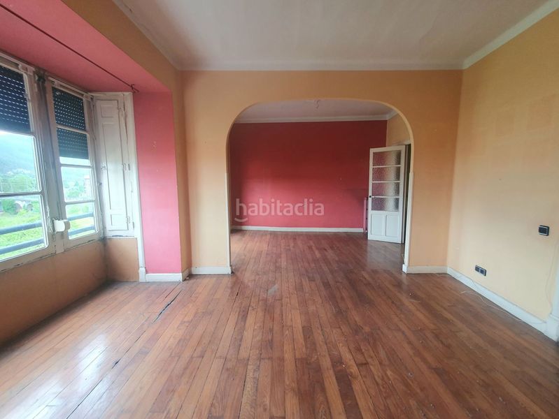 Foto 4ed77f72-87a7-4fd4-bd01-5e42bcb4ace7. Casa amb aparcament a Pravia