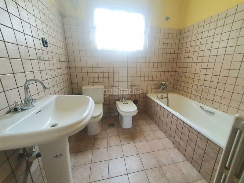 Foto 6d7d9679-b719-4d3f-a334-84601b52e54b. Casa amb aparcament a Pravia