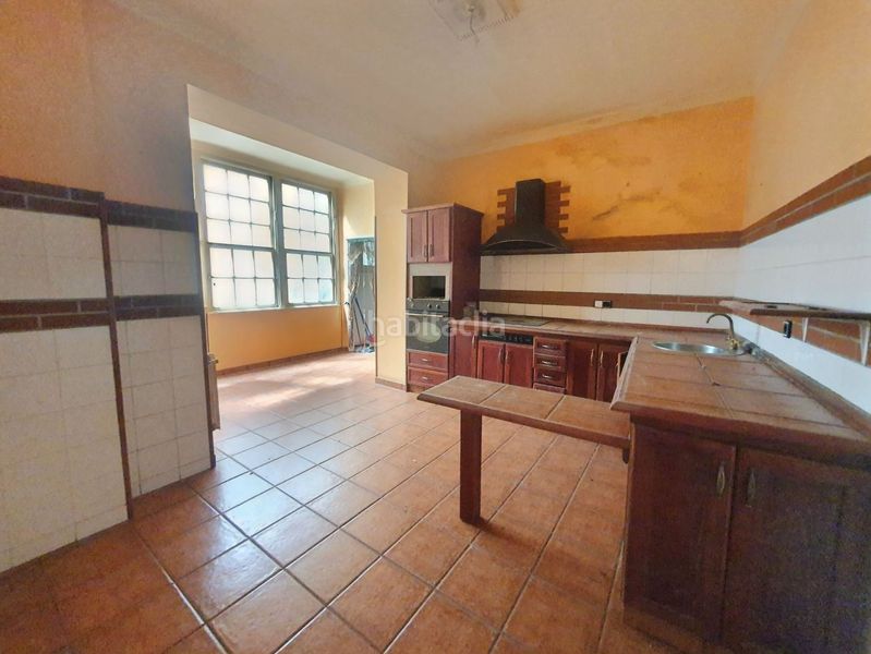 Foto ce2f0ae9-25eb-4873-9da5-97296bfade1a. Casa amb aparcament a Pravia
