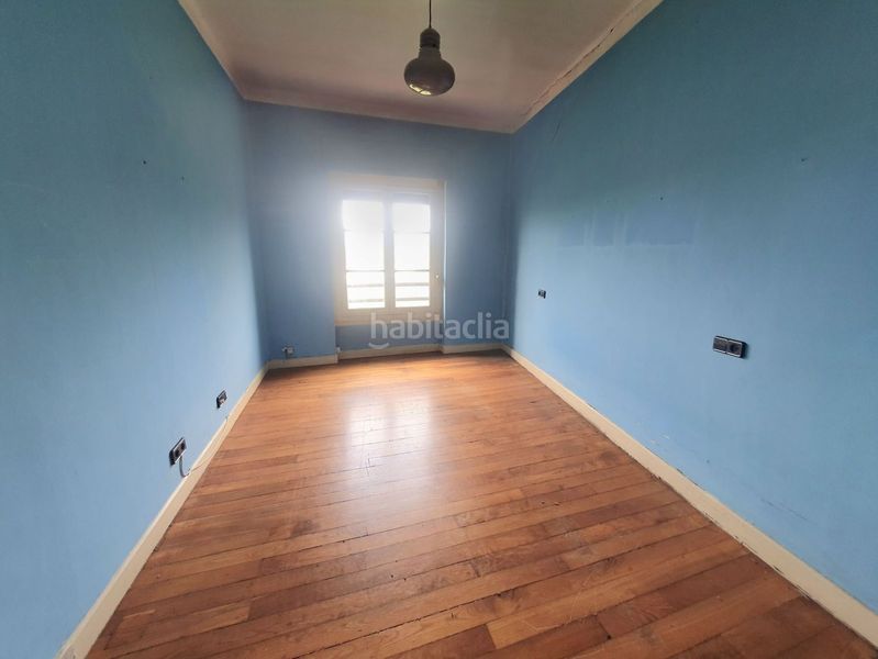 Foto ceb7d082-e3b4-42e9-b347-addb11960594. Casa amb aparcament a Pravia