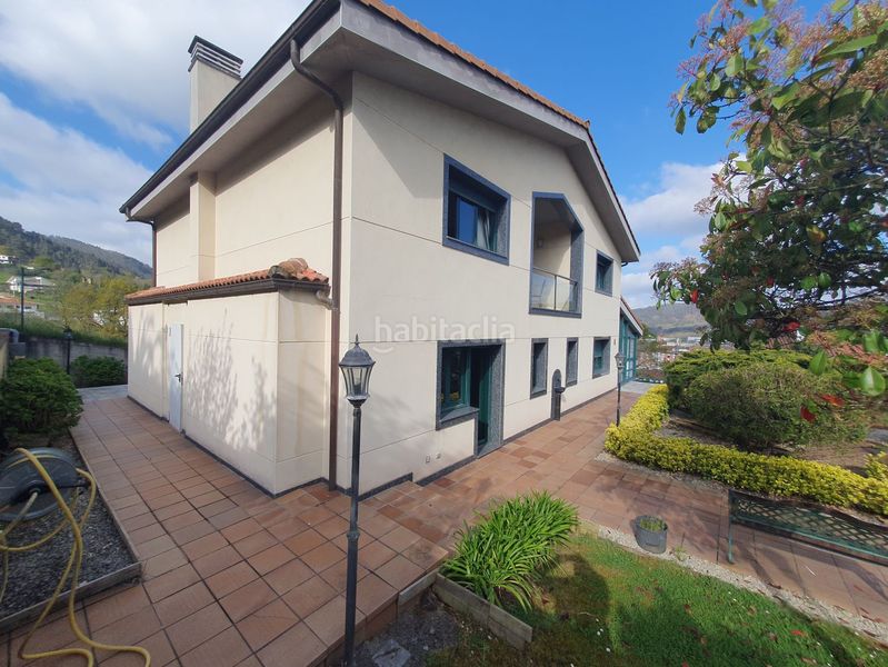 Foto a51c3165-03b5-4530-ad19-0891acd71c2a. Casa amb calefacció aparcament a Grado