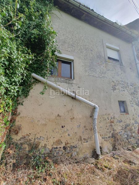 Foto 3d8496a8-8f9d-4138-a847-3b8f2313019b. Casa amb aparcament a Candamo