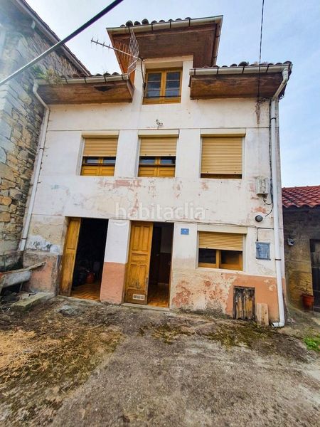 Foto c5a09c24-58e7-4816-a93b-7fe58bcfab0c. Casa amb aparcament a Candamo