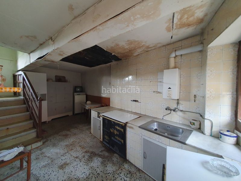 Foto cde9fcf0-f20f-4ef5-9134-cf53fa8b89d8. Casa amb aparcament a Candamo