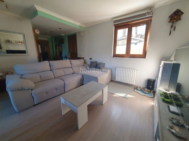 Foto 0ca657e9-811b-4040-adb5-24a5243762fd. Casa amb calefacció aparcament a Grado