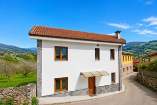 Casa in Grado. Casa en venta en grado, 4 dormitorios.