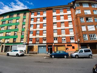 Flat in Lena. Piso en venta en pola de lena, 3 dormitorios.