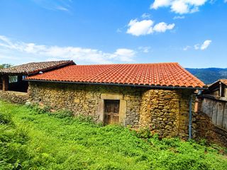 Casa in Belmonte de Miranda. Casa en venta en belmonte de miranda.