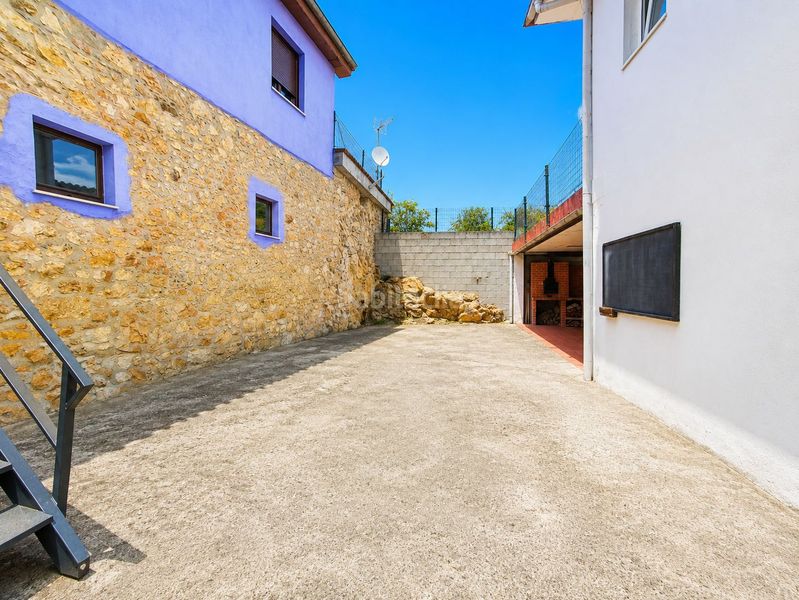 Foto 74f957df-6897-4c7d-bd61-164049f24888. Casa amb calefacció aparcament a Grado