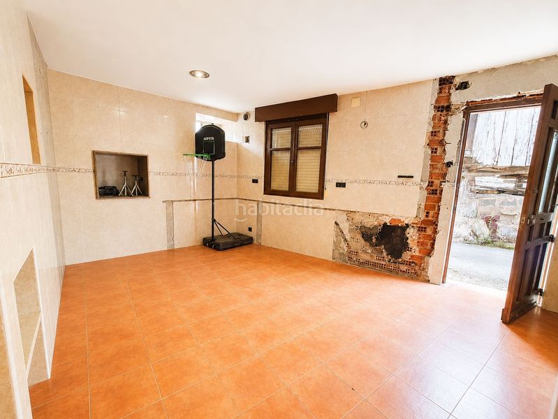 Foto ed9e2c64-c054-4e57-ab95-a66dfc41051a. Casa amb calefacció aparcament a Grado