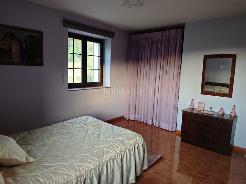 Foto e9f8a1df-5b02-4d9f-8cb8-0406795eb4a8. Casa amb calefacció aparcament a Salas