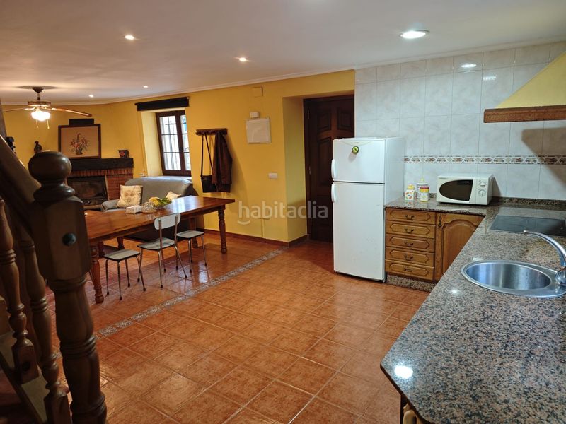 Foto ff9276ee-234f-4bae-97ff-cc9d95299680. Casa amb calefacció aparcament a Salas