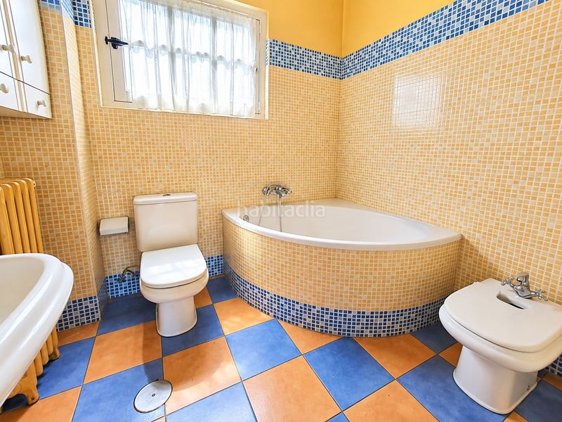 Foto d79caa65-6e3b-4905-9087-f46131a381c5. Casa amb calefacció aparcament a Pravia