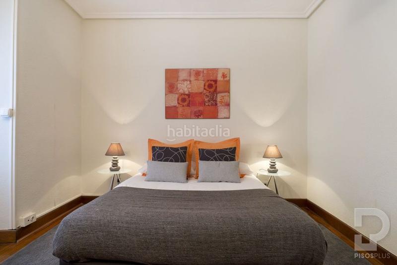 Foto 2124cd28-b58c-4566-9250-b3dc07a5b65d. Alquiler apartamento en kale nagusia 12 alquiler temporal en plena Parte Vieja donostiarra en Donostia - San Sebastián