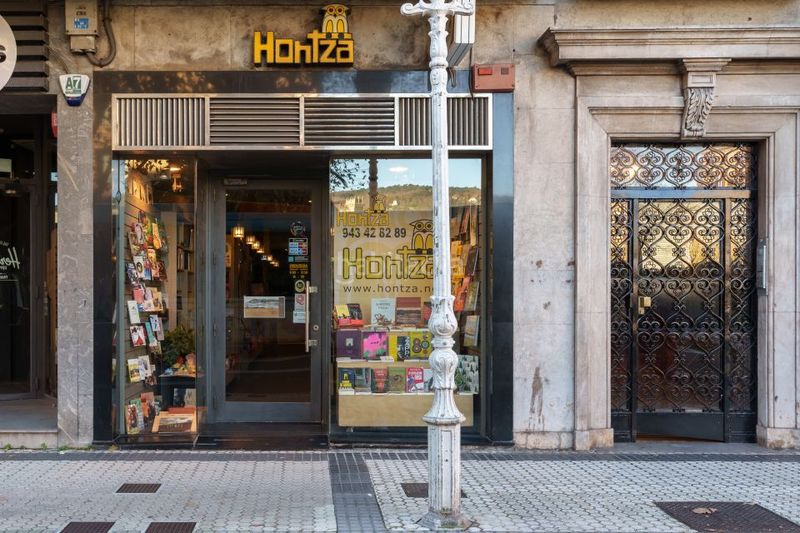 Foto 0e168b56-2874-4d09-a080-d966621551ff. Local comercial a Área Romántica Donostia - San Sebastián