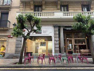 Location Local commercial à Área Romántica