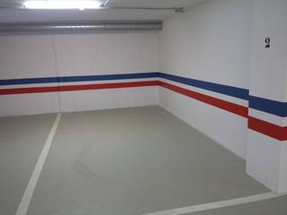Miete Autoparkplatz in Boulevard 10. Se alquila raya de garaje en pleno boulevard