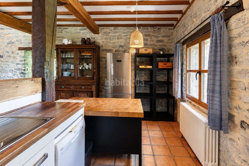 Foto c52a3388-3816-42ae-a32c-e5070f0d33c9. Casa amb calefacció aparcament a Ayala / Aiara