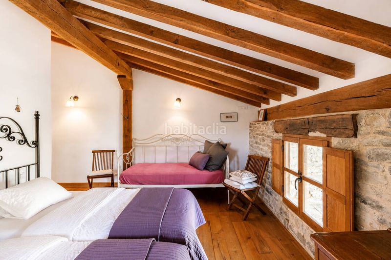 Foto d59c796a-d813-481d-8c63-b0b7bb1e4ef1. Casa amb calefacció aparcament a Ayala / Aiara