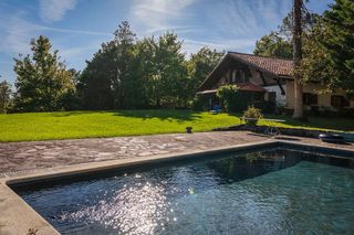 Chalet à Hondarribia. Villa en magnífica parcela, golf de fuenterrabía.