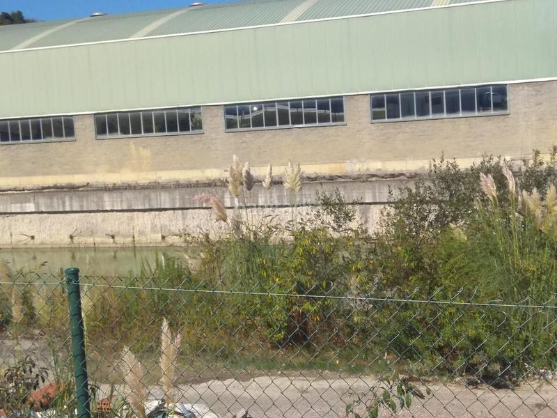 Foto 32db2a2e-df75-40fd-9259-da84a467a69b. Terreno residencial se vende terreno industrial con forma de \"l\" en su totalidad actualmente esta escavada a cota -6, con posibilidad de hacer hasta en Derio