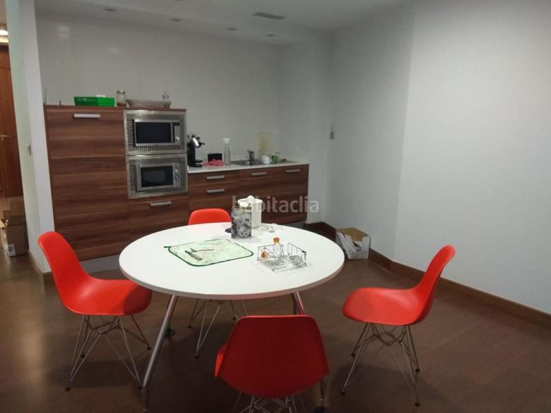 Foto c8a86430-aa5d-4d1d-8a88-4ce12d2070b2. Ufficio in Derio